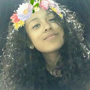 Meet your Posher, Crystal